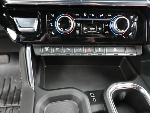 Used 2025 GMC Sierra 3500 Denali Ultimate AWD/4WD image 15