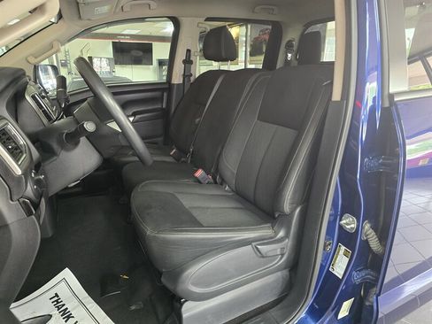 Used 2019 Nissan Titan SV AWD/4WD image 8