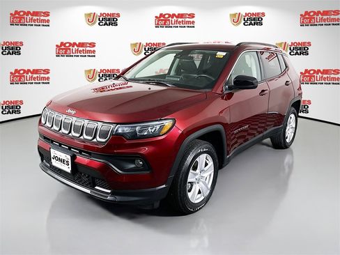 Used 2022 Jeep Compass Latitude w/ Sun and Sound Group image 14