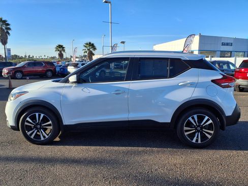 Used 2020 Nissan Kicks SV image 4