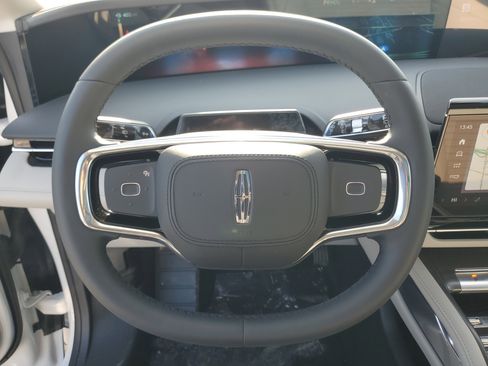 New 2026 Lincoln Nautilus Reserve image 16