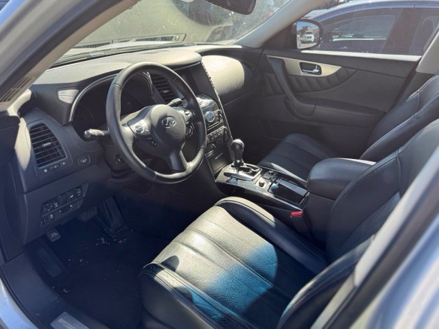 Used 2017 INFINITI QX70 AWD w/ Premium Package image 4
