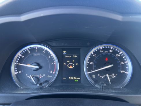 Used 2017 Toyota Highlander XLE image 21