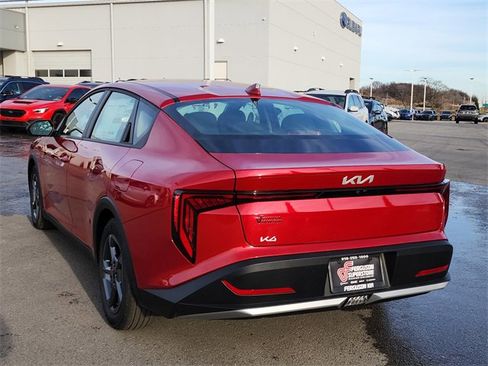 New 2025 Kia K4 LXS image 4