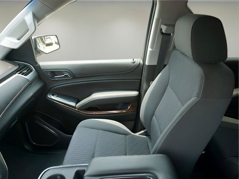 Used 2018 Chevrolet Tahoe LS image 15