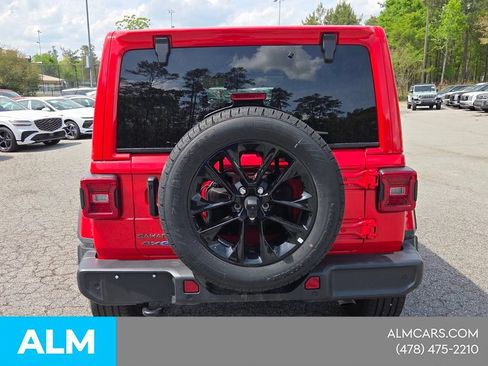 Used 2025 Jeep Wrangler Unlimited Sahara w/ Safety Group AWD/4WD image 13