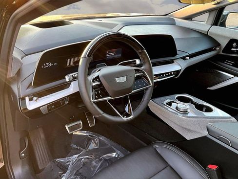 Certified 2025 Cadillac Optiq Luxury 2 w/ LPO, Floor Liner Package image 16