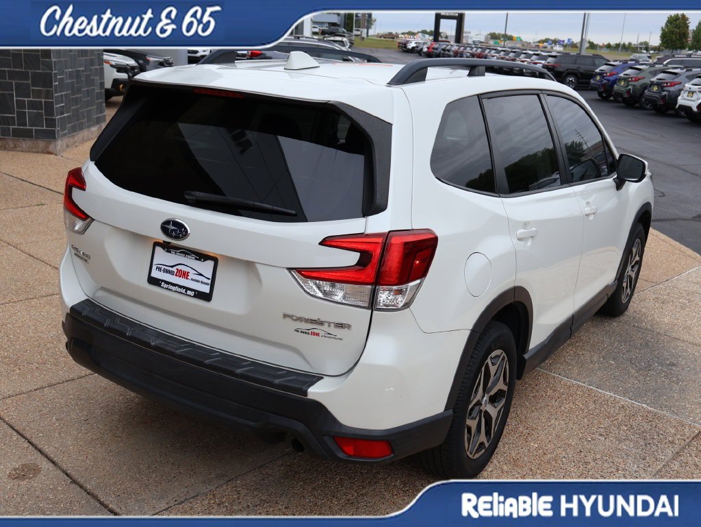 Used 2019 Subaru Forester Premium AWD/4WD image 6