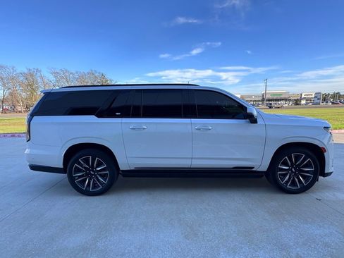 Used 2023 Cadillac Escalade ESV Sport Platinum w/ LPO, ONYX Package image 6