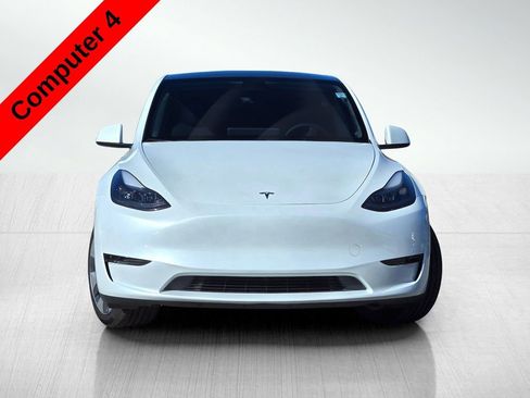 Used 2024 Tesla Model Y 2WD image 2