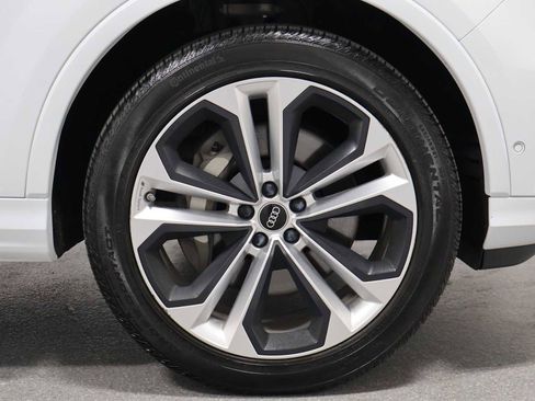 Used 2023 Audi Q7 3.0T Premium Plus w/ Premium Plus Package AWD/4WD image 12