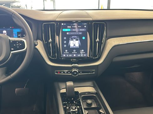 Used 2025 Volvo XC60 B5 Plus AWD/4WD image 11