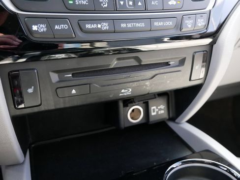 Used 2022 Honda Pilot Touring image 28