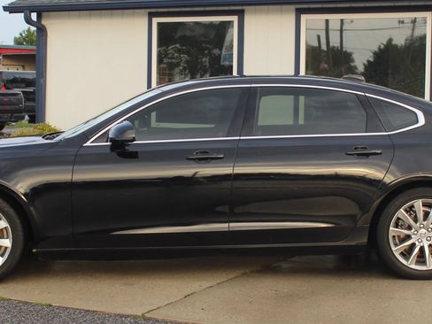 Used 2018 Volvo S90 T6 Momentum w/ Convenience Package AWD/4WD image 2