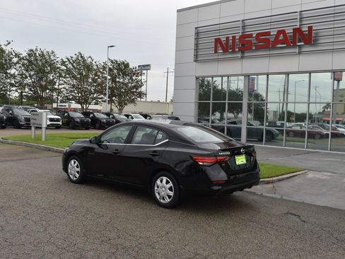 Used 2022 Nissan Sentra S w/ Electronics Package FWD image 4