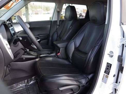 Used 2022 Kia Soul LX w/ Technology Package image 7