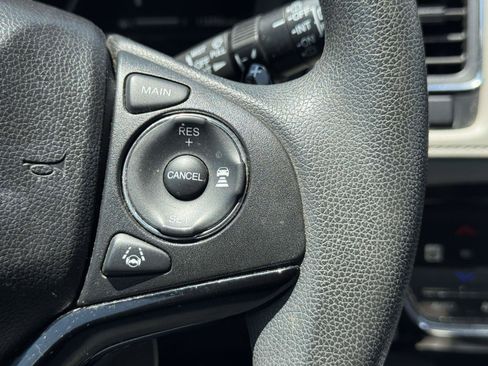 Used 2019 Honda HR-V EX image 12