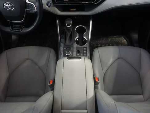 Used 2023 Toyota Highlander Limited AWD/4WD image 29