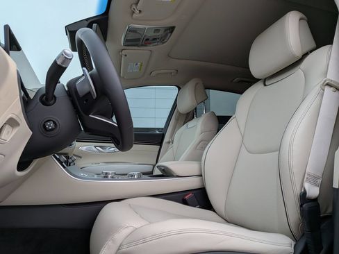 New 2026 Genesis GV70 2.5T Advanced AWD/4WD image 13