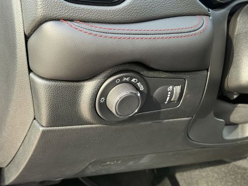 Used 2025 Dodge Durango R/T w/ Blacktop Package image 15