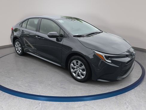 Used 2024 Toyota Corolla LE FWD image 3