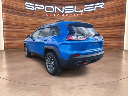 Used 2022 Jeep Cherokee Trailhawk w/ Premium Leather Package AWD/4WD image 3