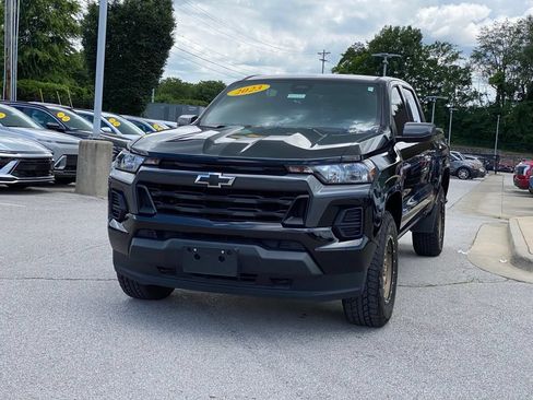 Used 2023 Chevrolet Colorado LT AWD/4WD image 3