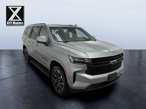 Used 2024 Chevrolet Suburban RST w/ Luxury Package image 7