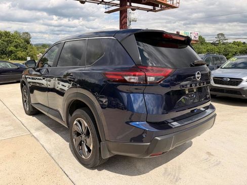 Used 2024 Nissan Rogue SV w/ SV Premium Package FWD image 9