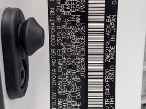 Used 2024 Toyota Corolla LE w/ LE Convenience Package image 23