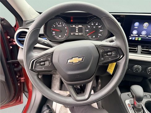 Used 2024 Chevrolet Trax LS w/ LS Convenience Package image 15