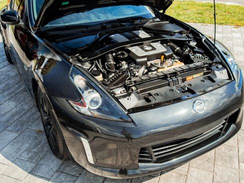 Used 2018 Nissan 370Z Touring RWD image 31
