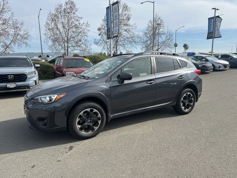 Used 2023 Subaru Crosstrek 2.0i Premium image 5