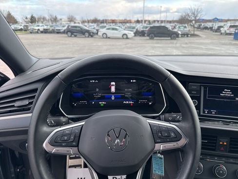 Used 2024 Volkswagen Jetta Sport image 12