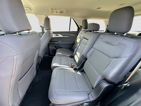 New 2026 Ford Explorer Active RWD image 17