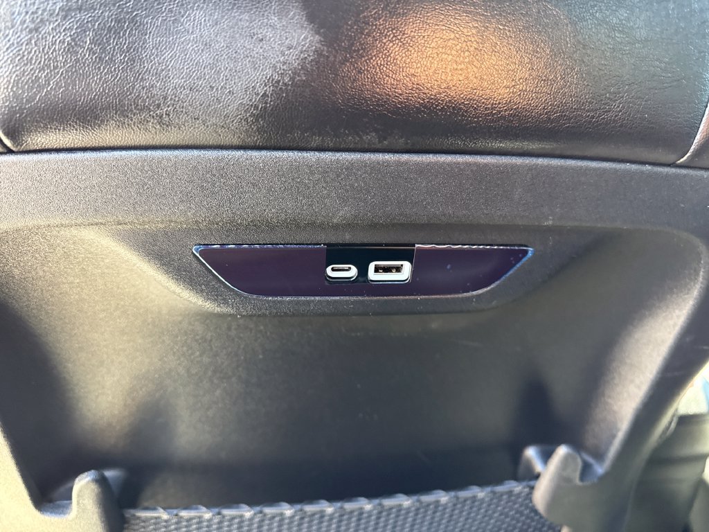 Used 2026 Chrysler Pacifica Limited FWD image 17