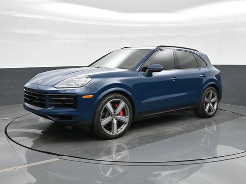 Certified 2024 Porsche Cayenne S image 1