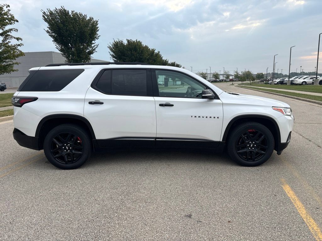 Used 2021 Chevrolet Traverse Premier w/ Redline Edition AWD/4WD image 15