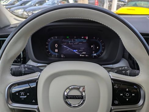 Certified 2025 Volvo XC60 B5 Ultra w/ Protection Package Premier image 39