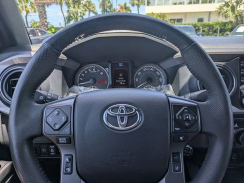 Used 2022 Toyota Tacoma TRD Sport w/ Technology Package AWD/4WD image 27