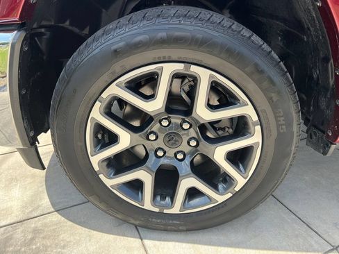 Used 2025 RAM 1500 Laramie AWD/4WD image 23