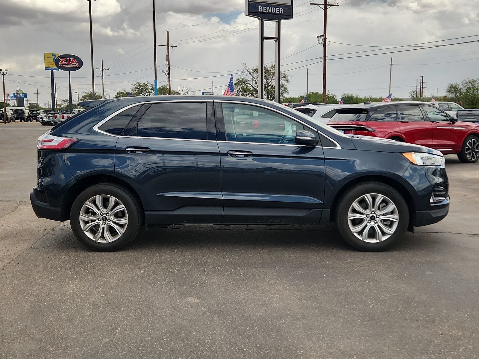 Used 2023 Ford Edge Titanium w/ Equipment Group 301A AWD/4WD image 5