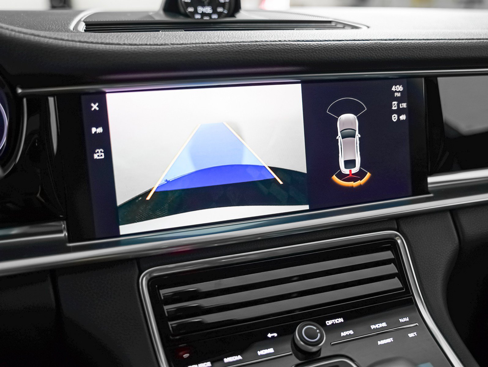 Certified 2023 Porsche Panamera 4 AWD/4WD image 24