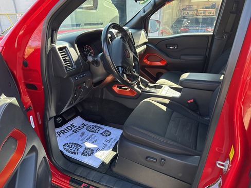 Used 2022 Nissan Frontier PRO-4X image 17