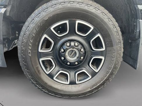 Used 2024 Ford F350 Platinum w/ FX4 Off-Road Package AWD/4WD image 38