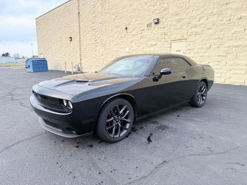 Used 2019 Dodge Challenger SXT w/ Plus Package image 1