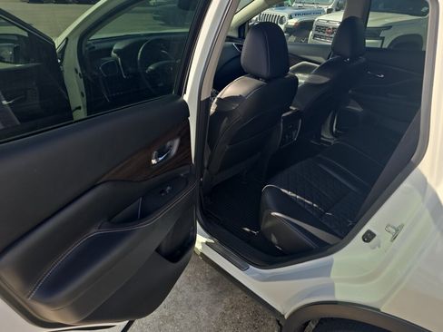 Used 2021 Nissan Murano Platinum w/ Cargo Package FWD image 19