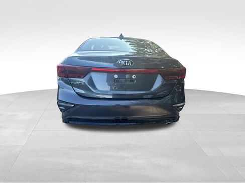 Used 2019 Kia Forte LXS FWD image 5