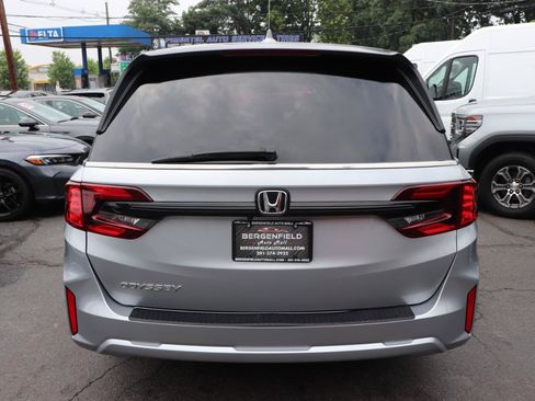Used 2025 Honda Odyssey EX-L image 4