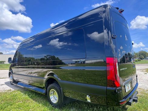 Used 2023 Mercedes-Benz Sprinter 3500 image 12